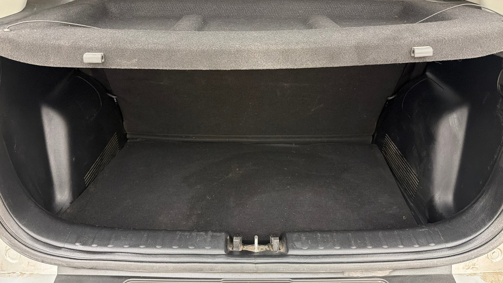 View 2022 Kia Sonet HTK Plus iMT Petrol Image 10 Used 2022 Kia Sonet HTK Plus iMT Petrol Image 10
