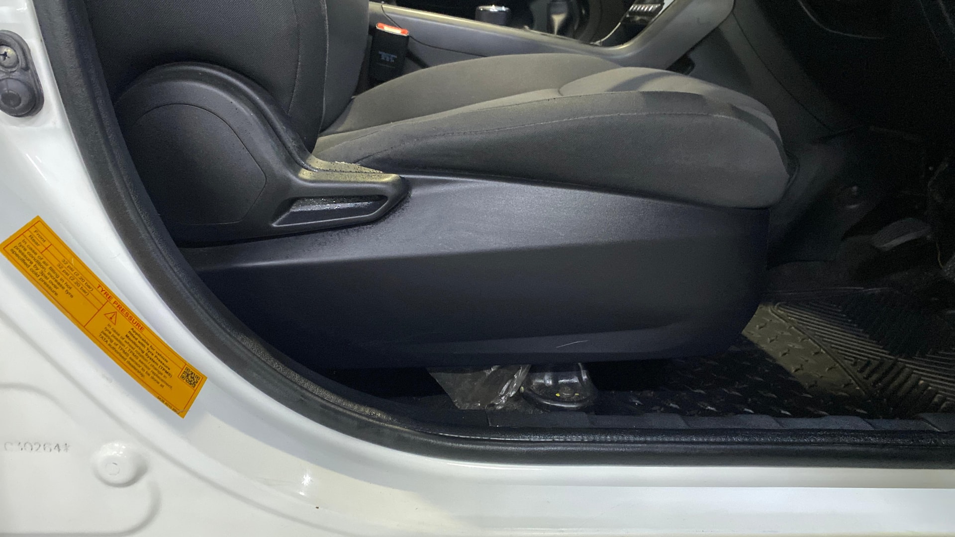 View 2024 Tata Nexon Revotron XE Image 10 Used 2024 Tata Nexon Revotron XE Image 10