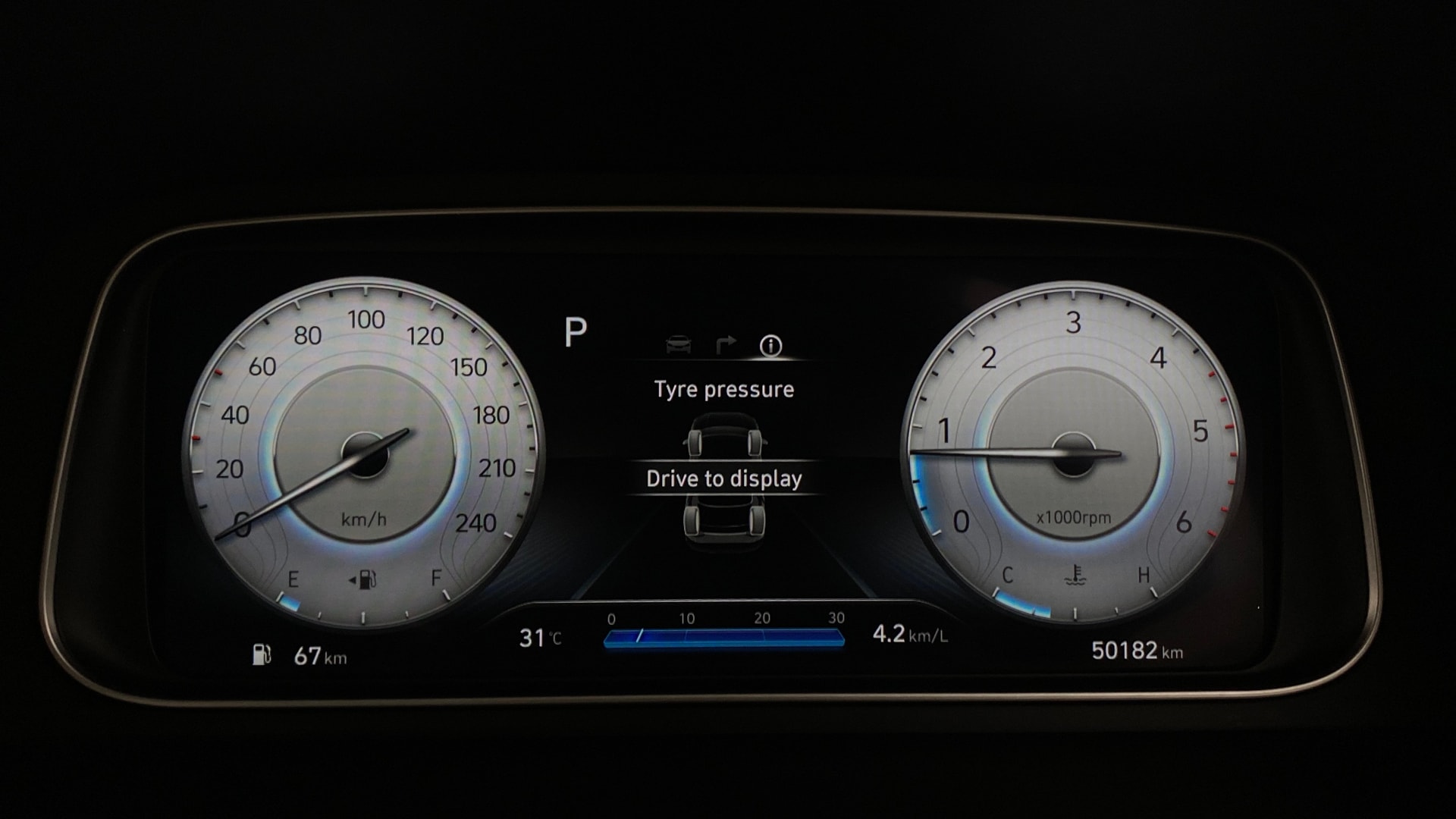 View 2022 Hyundai Alcazar Prestige 6 Seater MT Petrol Image 22 Used 2022 Hyundai Alcazar Prestige 6 Seater MT Petrol Image 22