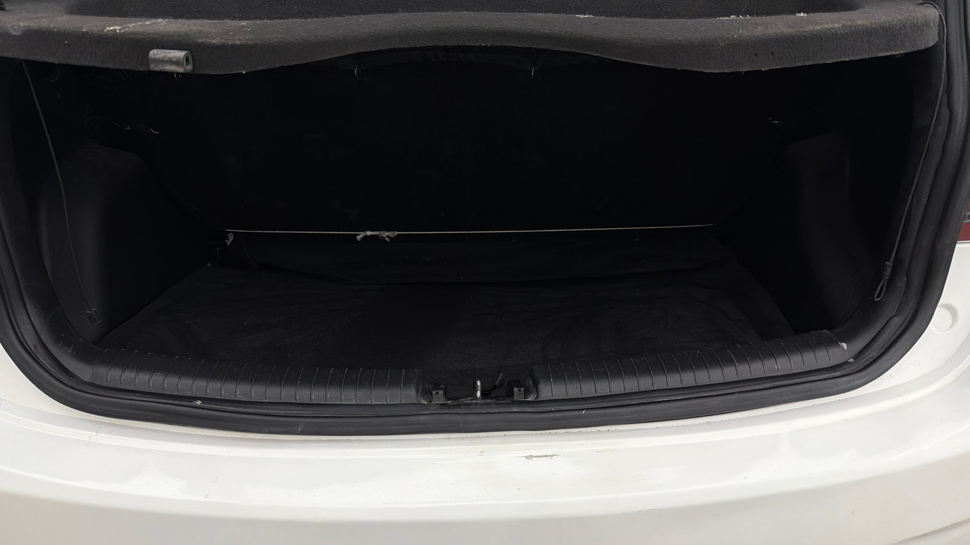View 2016 Hyundai Grand i10 Sportz 1.2 Kappa Image 10 Used 2016 Hyundai Grand i10 Sportz 1.2 Kappa Image 10
