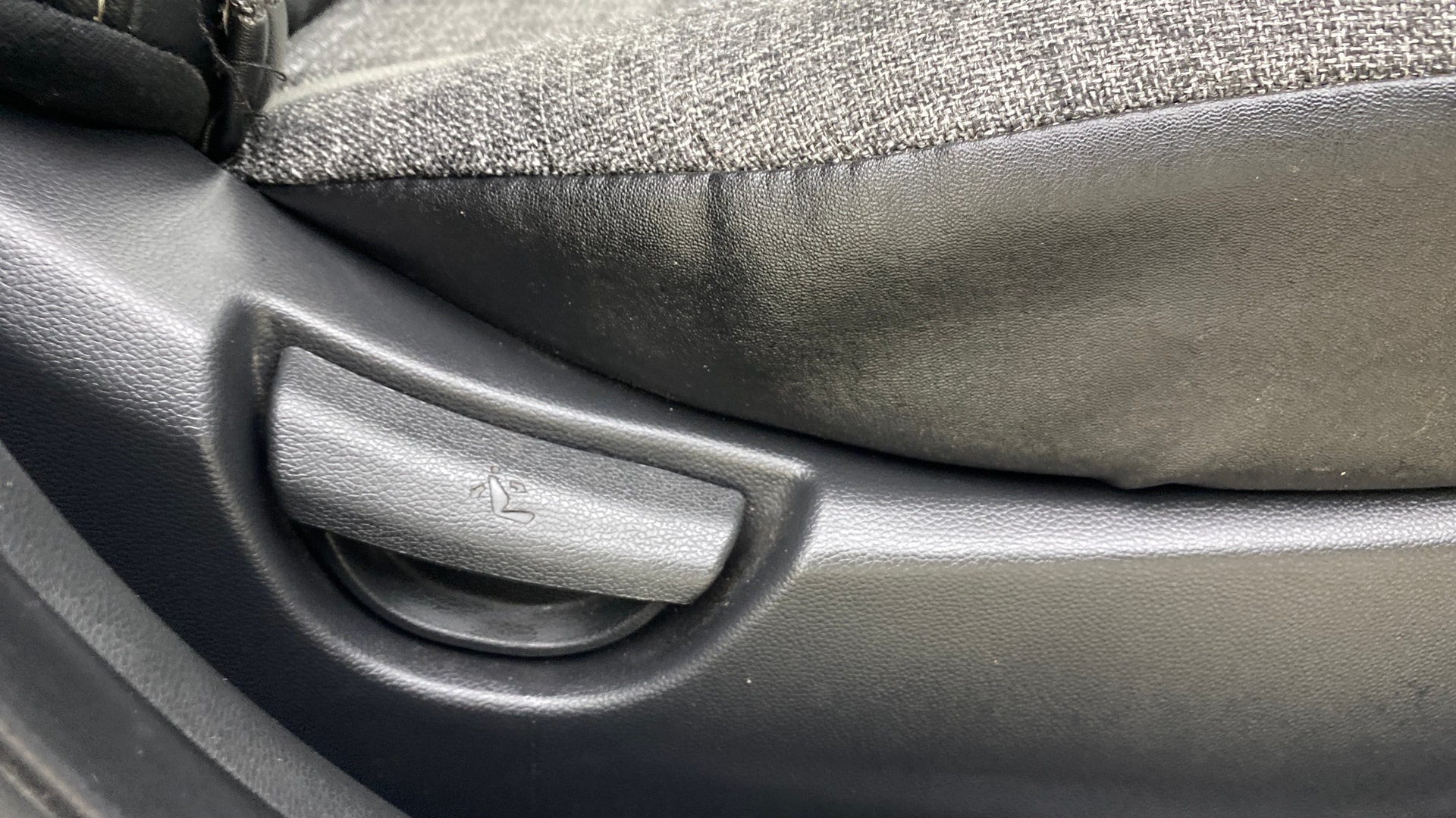 View 2019 Hyundai Grand i10 Sportz 1.2 Kappa Image 18 Used 2019 Hyundai Grand i10 Sportz 1.2 Kappa Image 18