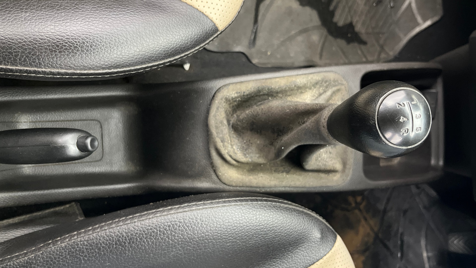 View 2014 Hyundai EON D-Lite Plus Image 38 Used 2014 Hyundai EON D-Lite Plus Image 38