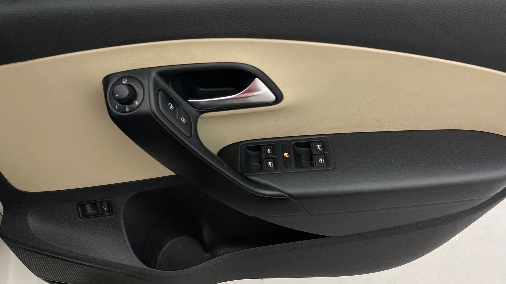 View 2021 Volkswagen Vento 1.2 L TSI Comfortline Petrol AT Image 33 Used 2021 Volkswagen Vento 1.2 L TSI Comfortline Petrol AT Image 33