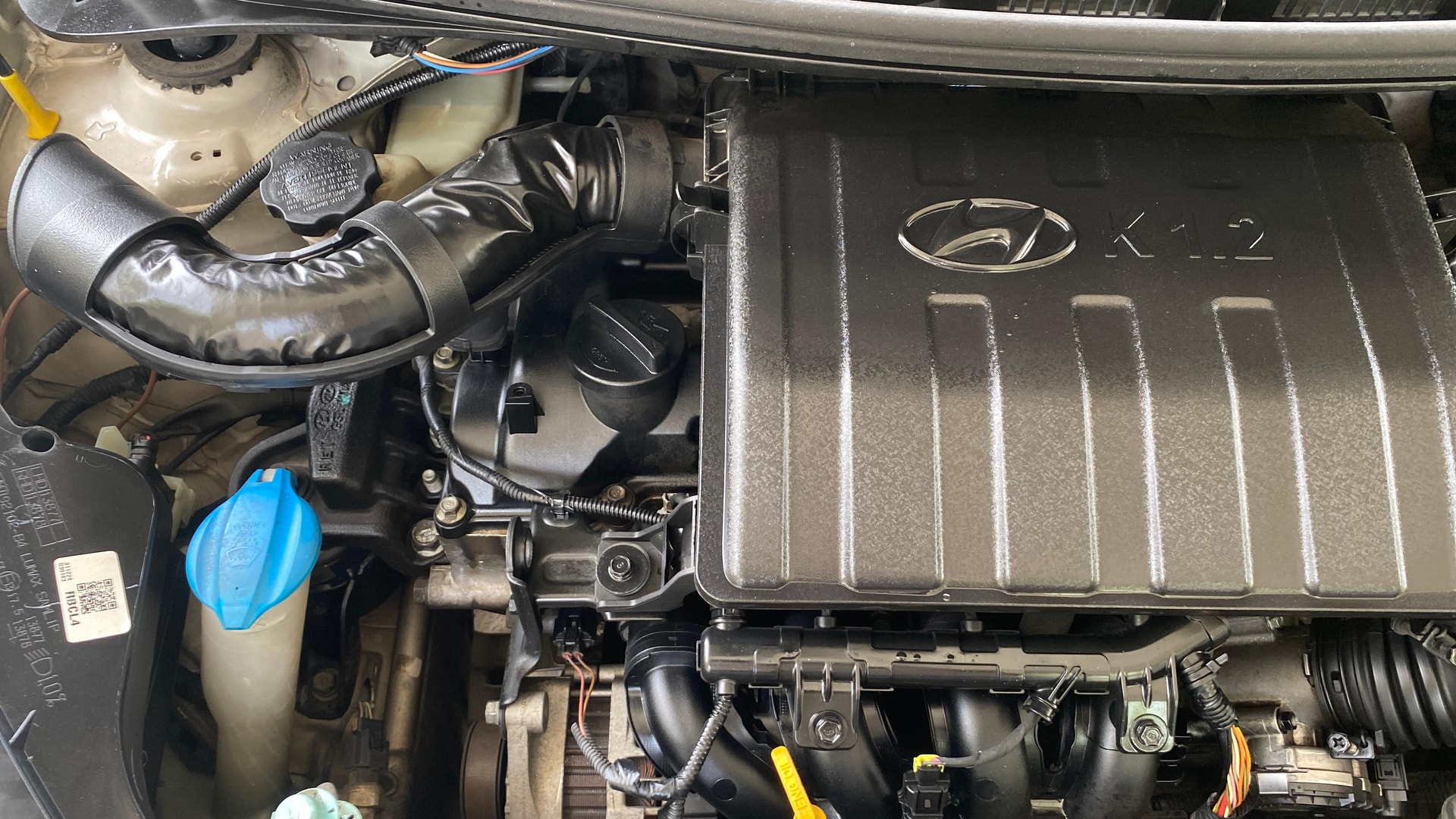 View 2016 Hyundai Grand i10 Asta AT 1.2 Kappa VTVT Image 3 Used 2016 Hyundai Grand i10 Asta AT 1.2 Kappa VTVT Image 3