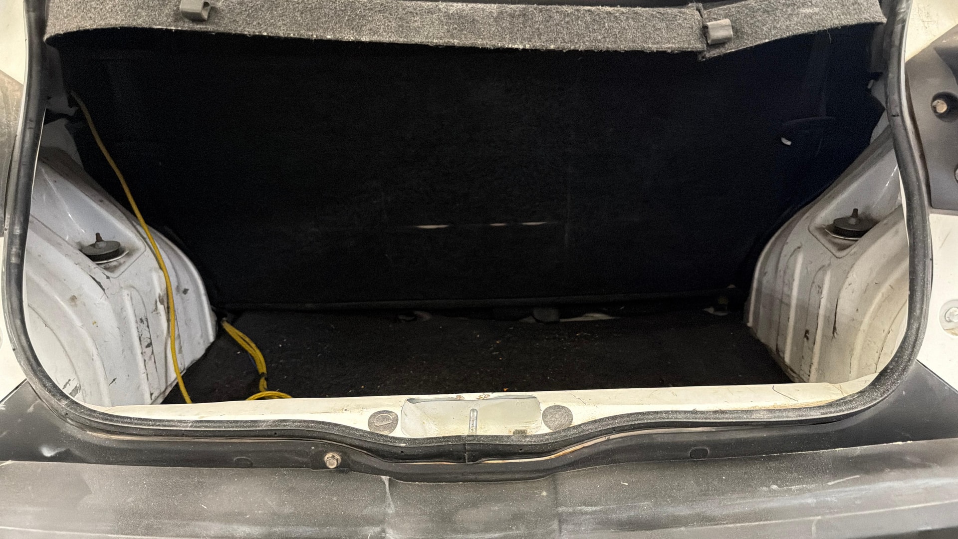 View 2024 Renault Kwid RXL 1.0 BS IV Image 10 Used 2024 Renault Kwid RXL 1.0 BS IV Image 10