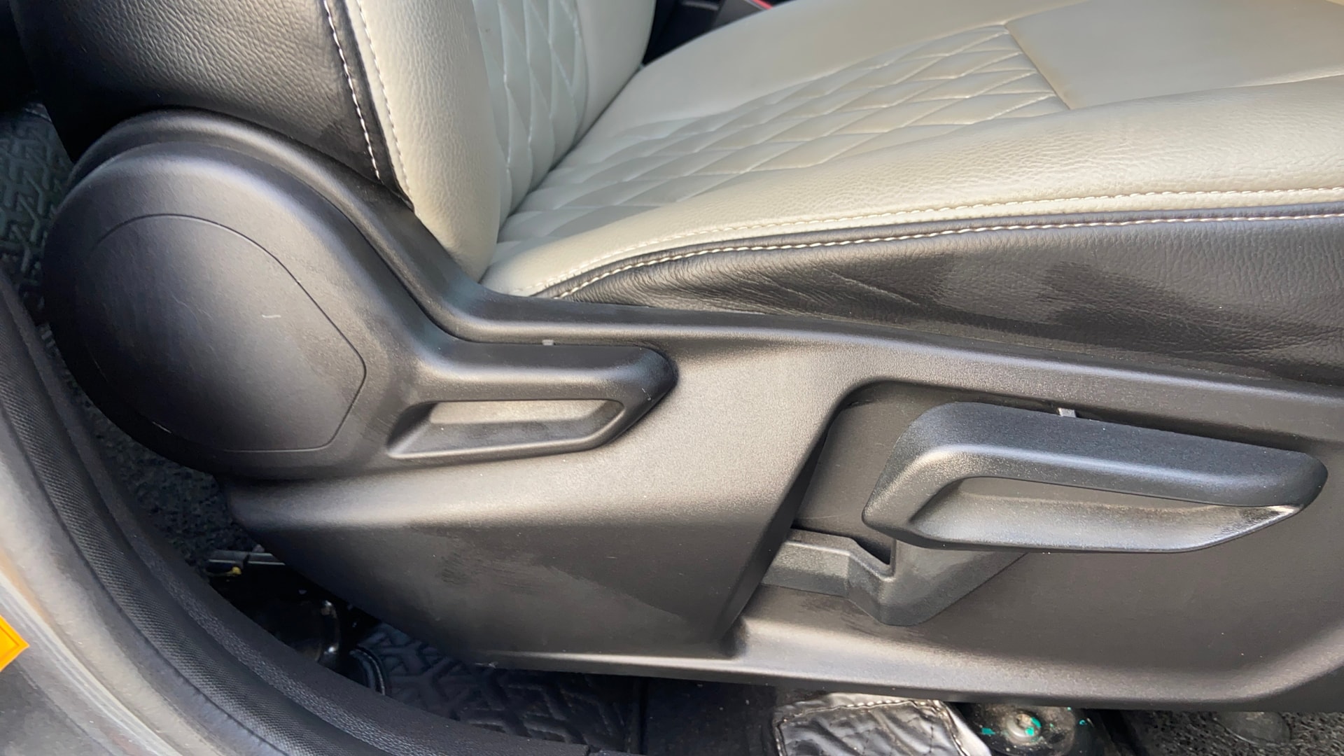 View 2024 Tata Tiago Revotorq XB Image 19 Used 2024 Tata Tiago Revotorq XB Image 19