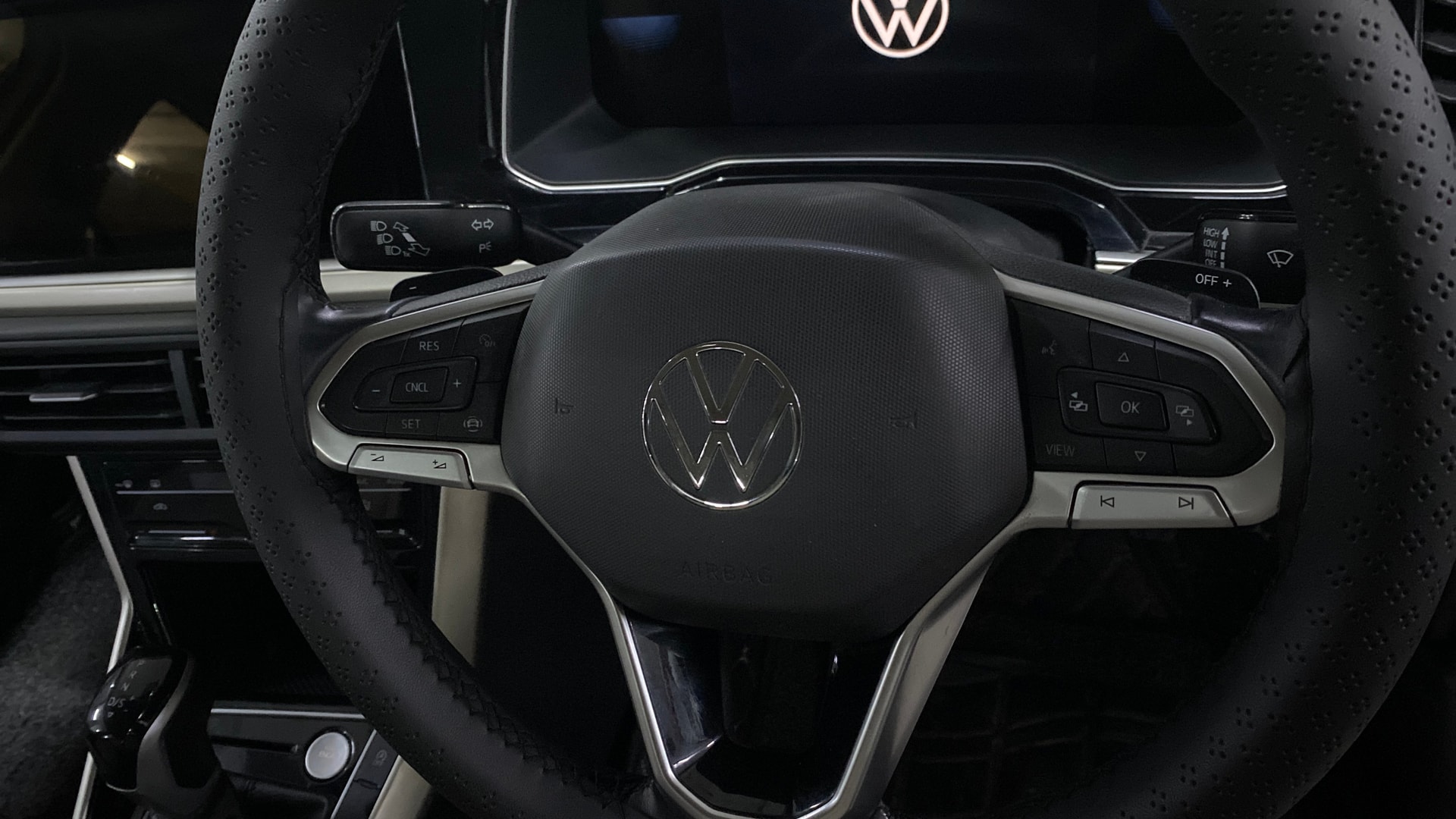 View 2024 Volkswagen Virtus Topline 1.0 TSI MT Image 3 Used 2024 Volkswagen Virtus Topline 1.0 TSI MT Image 3