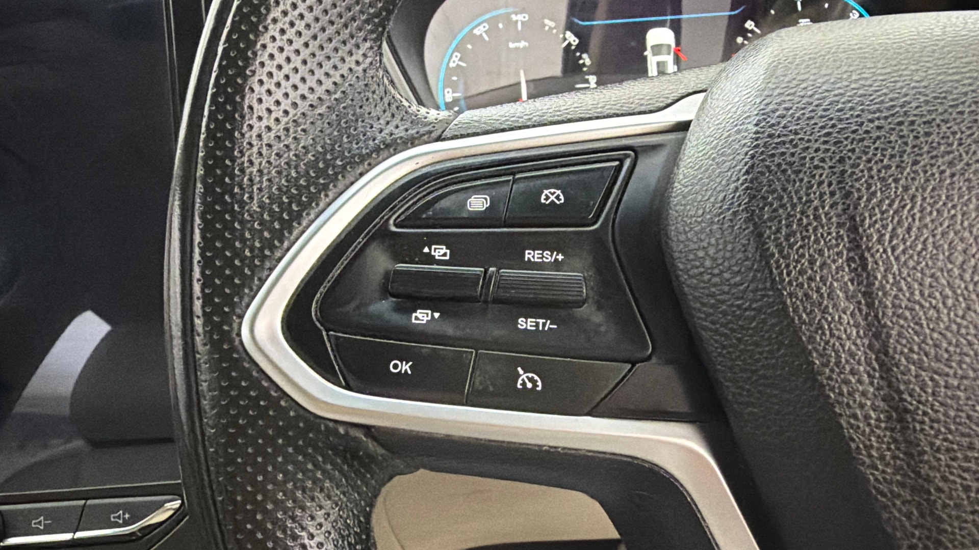 View 2021 MG Hector Sharp CVT Petrol Image 3 Used 2021 MG Hector Sharp CVT Petrol Image 3