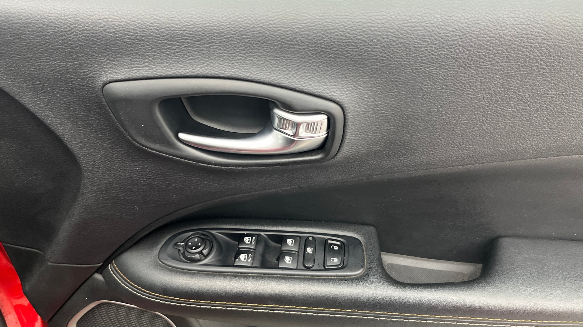 View 2019 Jeep Compass Sport 2.0 Diesel BS IV Image 32 Used 2019 Jeep Compass Sport 2.0 Diesel BS IV Image 32