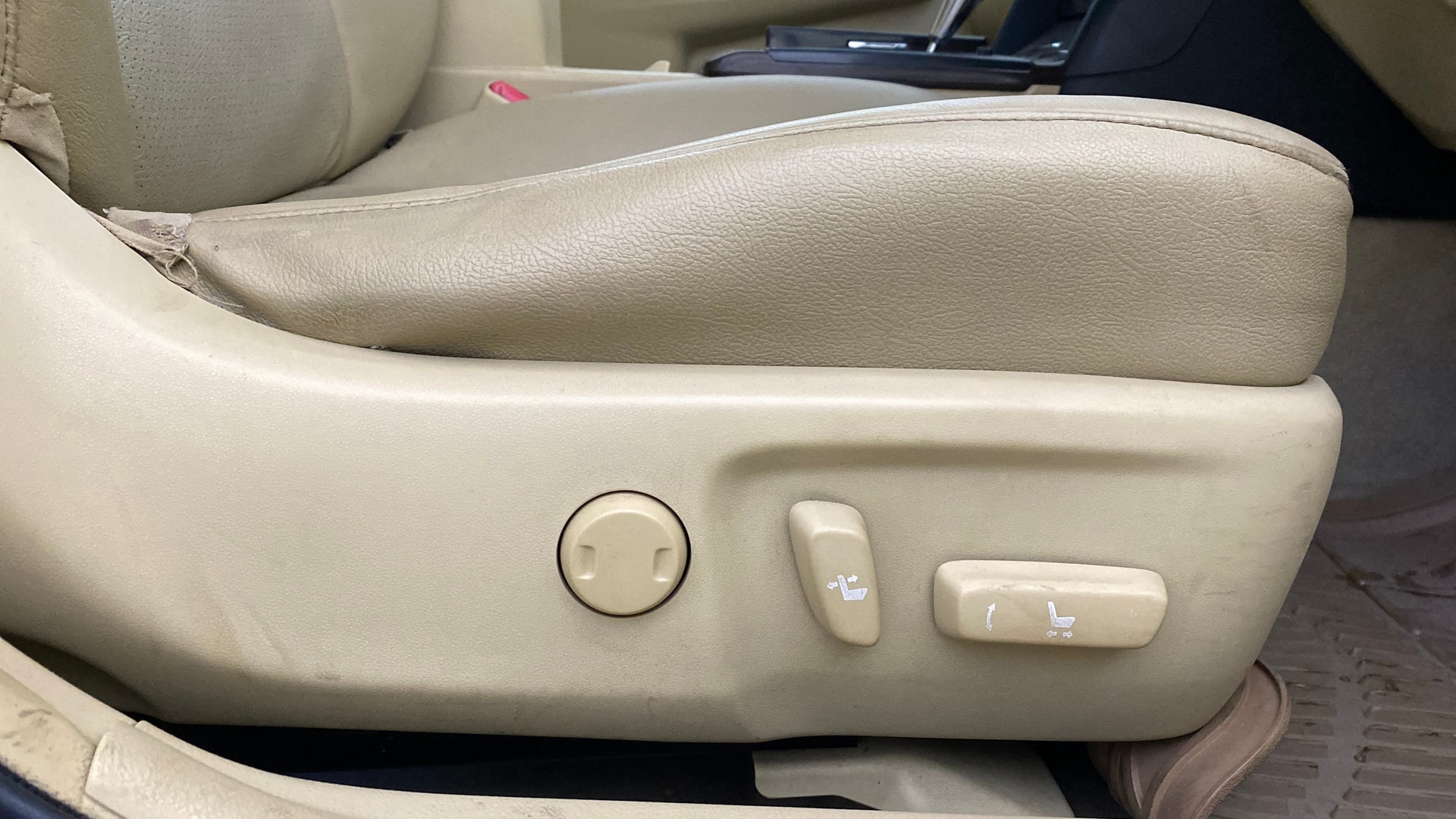 View 2016 Toyota Camry Hybrid Image 18 Used 2016 Toyota Camry Hybrid Image 18