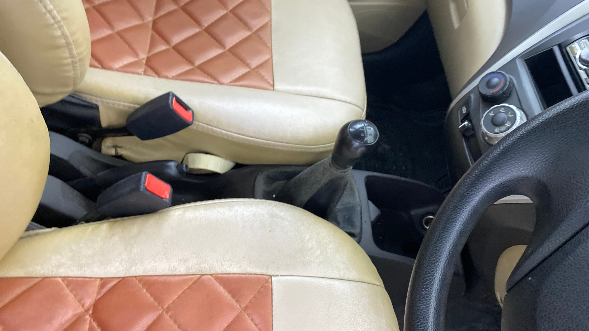 View 2014 Hyundai EON Era Plus Image 37 Used 2014 Hyundai EON Era Plus Image 37