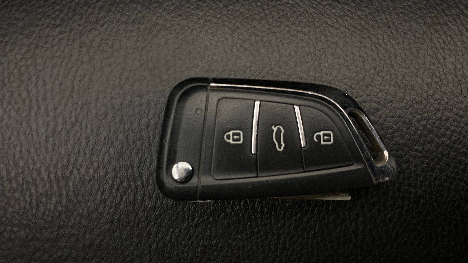 View 2020 Tata Tigor XE Diesel Image 26 Used 2020 Tata Tigor XE Diesel Image 26