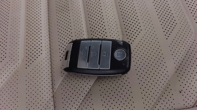 View Kia Carens Image 20 Used Kia Carens Image 20