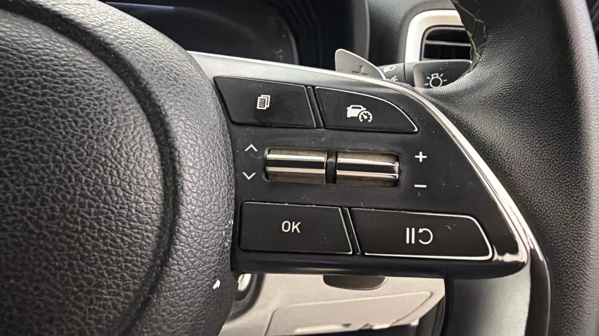 View 2024 Hyundai Venue S (O) 1.0 Turbo Petrol DCT Image 3 Used 2024 Hyundai Venue S (O) 1.0 Turbo Petrol DCT Image 3