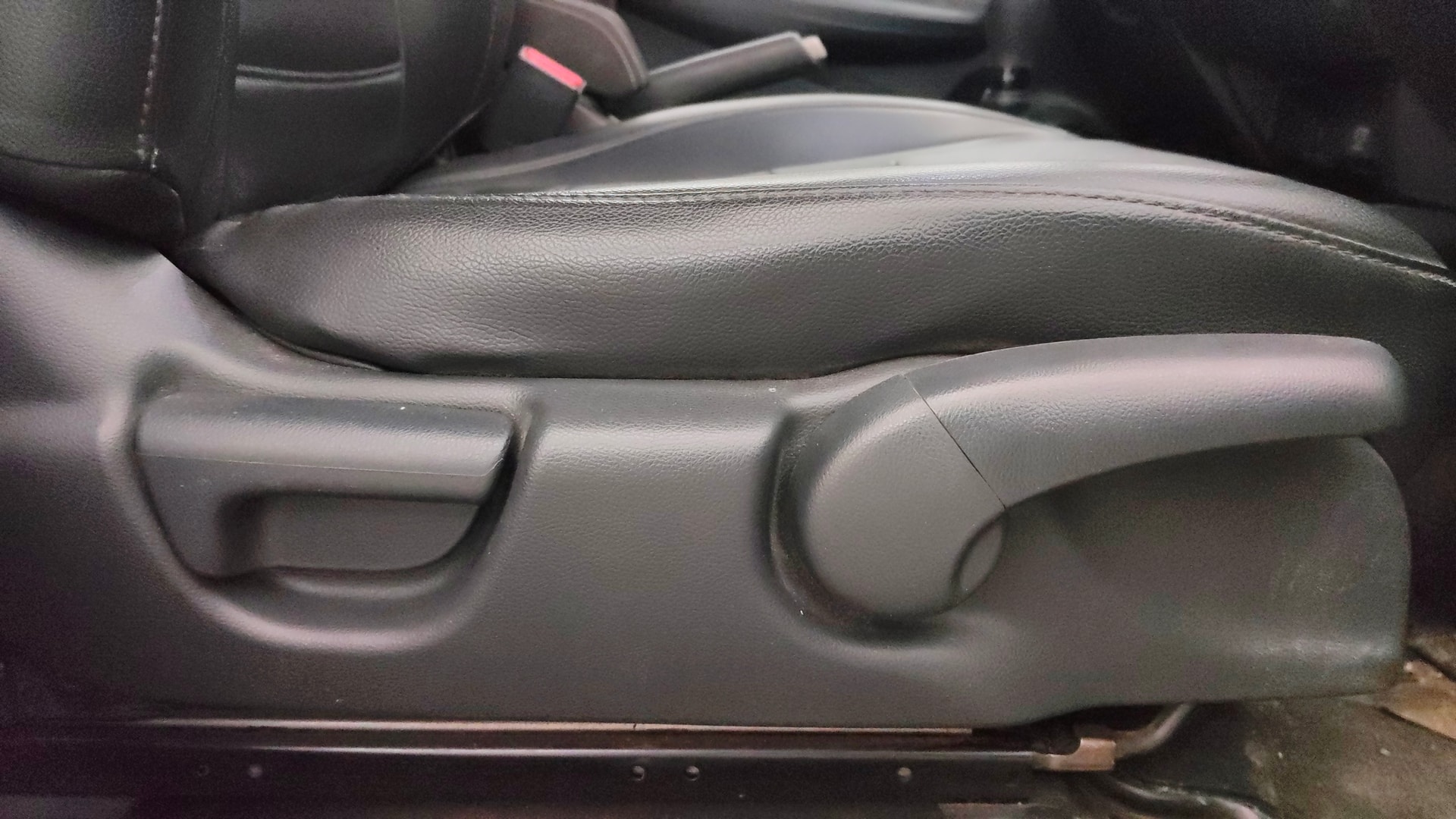 View 2018 Honda WR-V S MT Diesel Edge Edition Image 11 Used 2018 Honda WR-V S MT Diesel Edge Edition Image 11