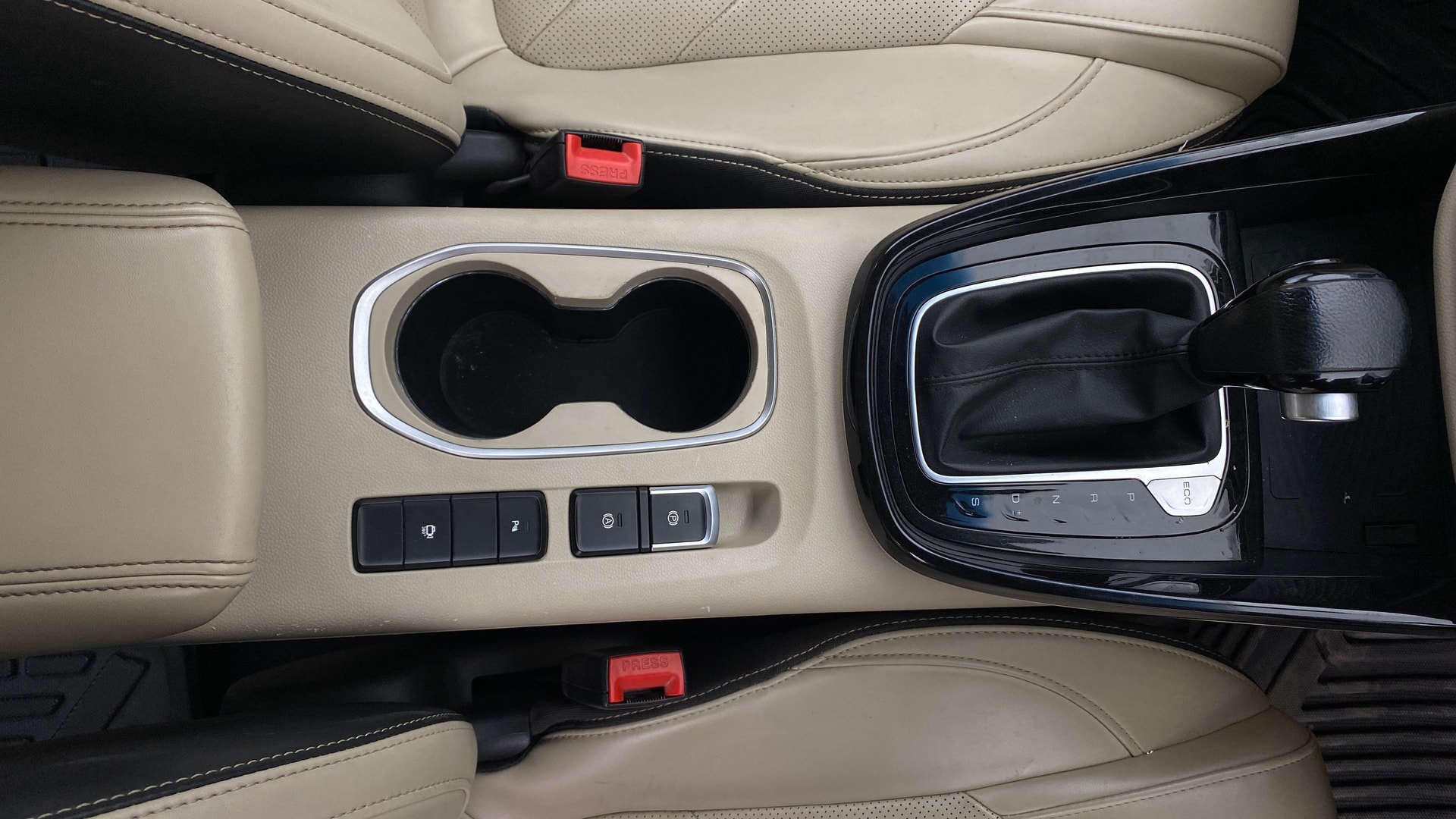 View 2022 MG Hector Sharp CVT Petrol Image 43 Used 2022 MG Hector Sharp CVT Petrol Image 43