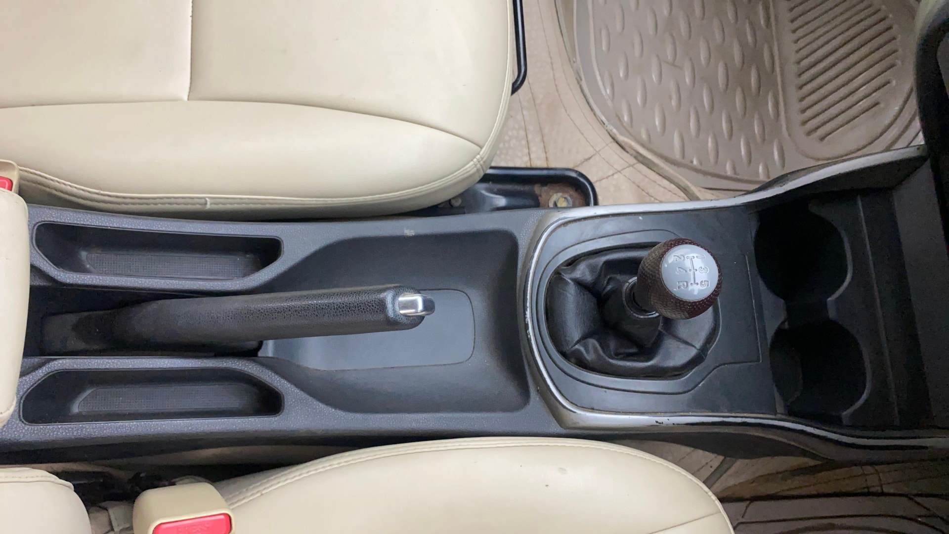 View 2016 Honda City ZX MT Diesel Anniversary Edition Image 41 Used 2016 Honda City ZX MT Diesel Anniversary Edition Image 41