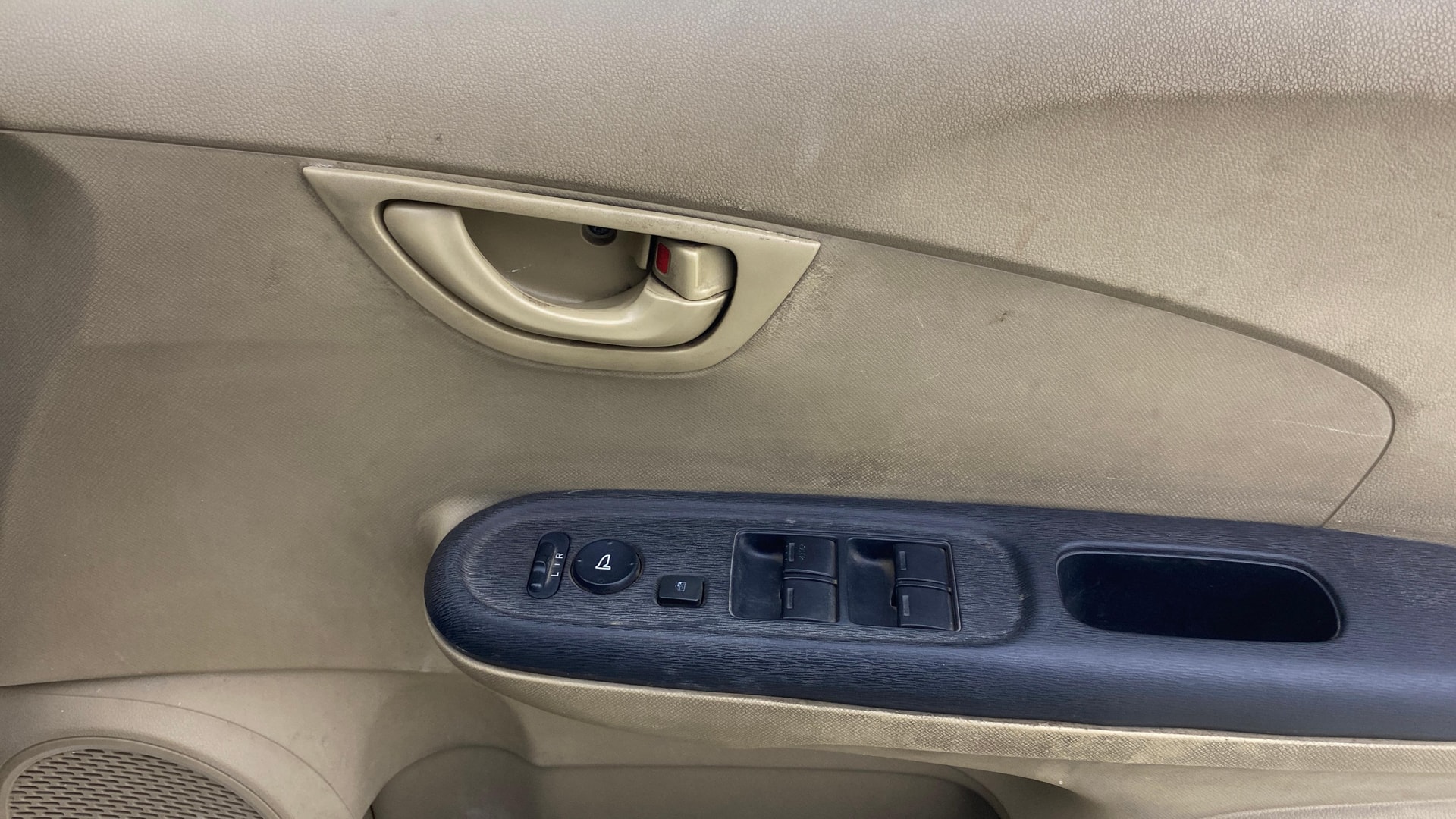 View 2015 Honda Amaze E MT Petrol BS IV Image 32 Used 2015 Honda Amaze E MT Petrol BS IV Image 32