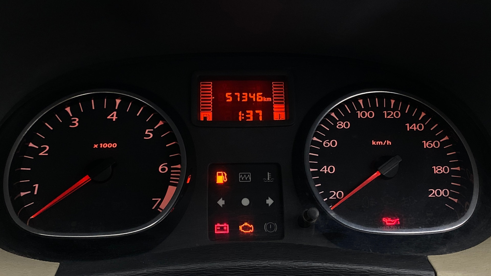 View 2014 Renault Duster Petrol RXE BS IV Image 33 Used 2014 Renault Duster Petrol RXE BS IV Image 33