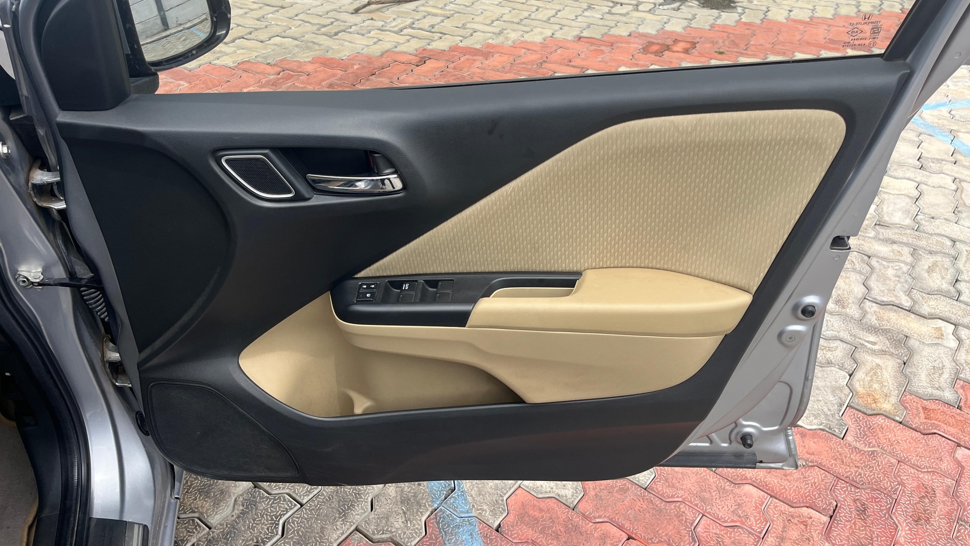 View 2022 Honda City ZX MT Diesel Anniversary Edition Image 34 Used 2022 Honda City ZX MT Diesel Anniversary Edition Image 34