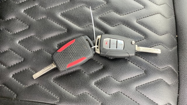 View Mahindra XUV300 Image 19 Used Mahindra XUV300 Image 19