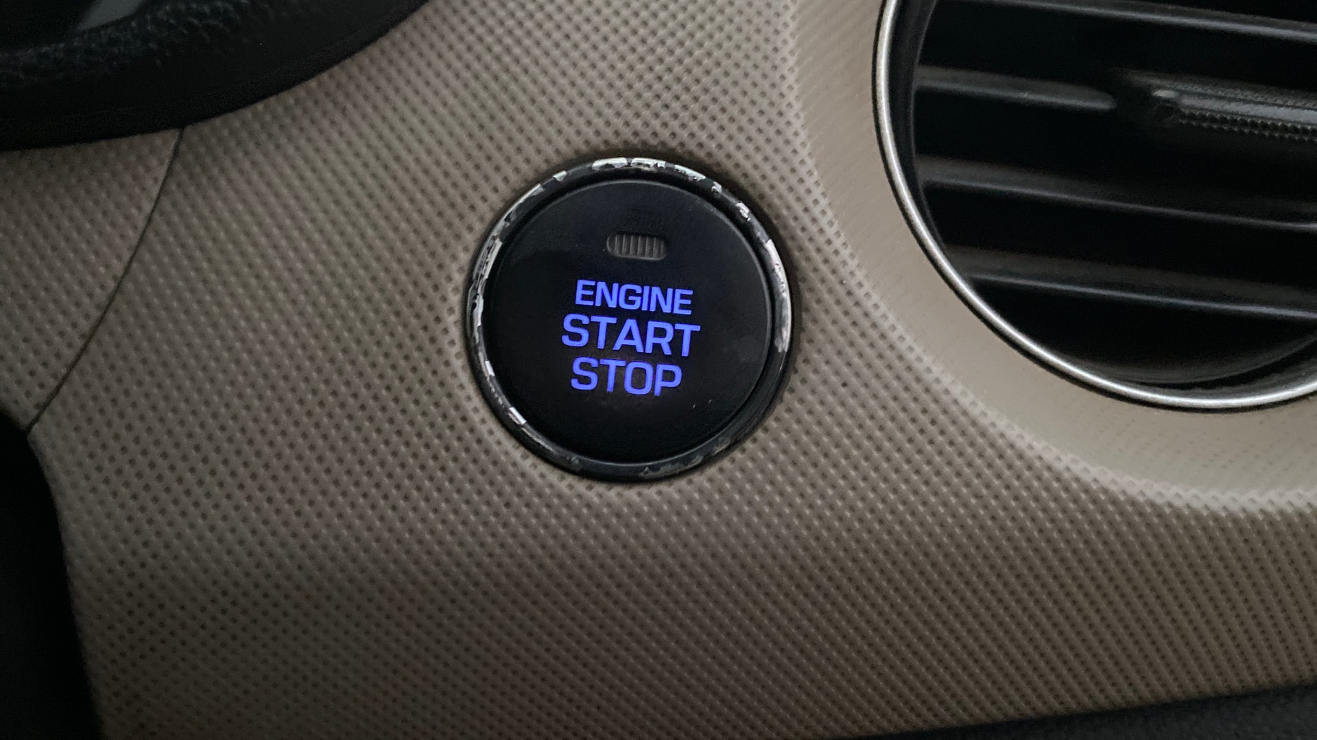 View 2014 Hyundai Grand i10 Sportz 1.2 Kappa Image 33 Used 2014 Hyundai Grand i10 Sportz 1.2 Kappa Image 33