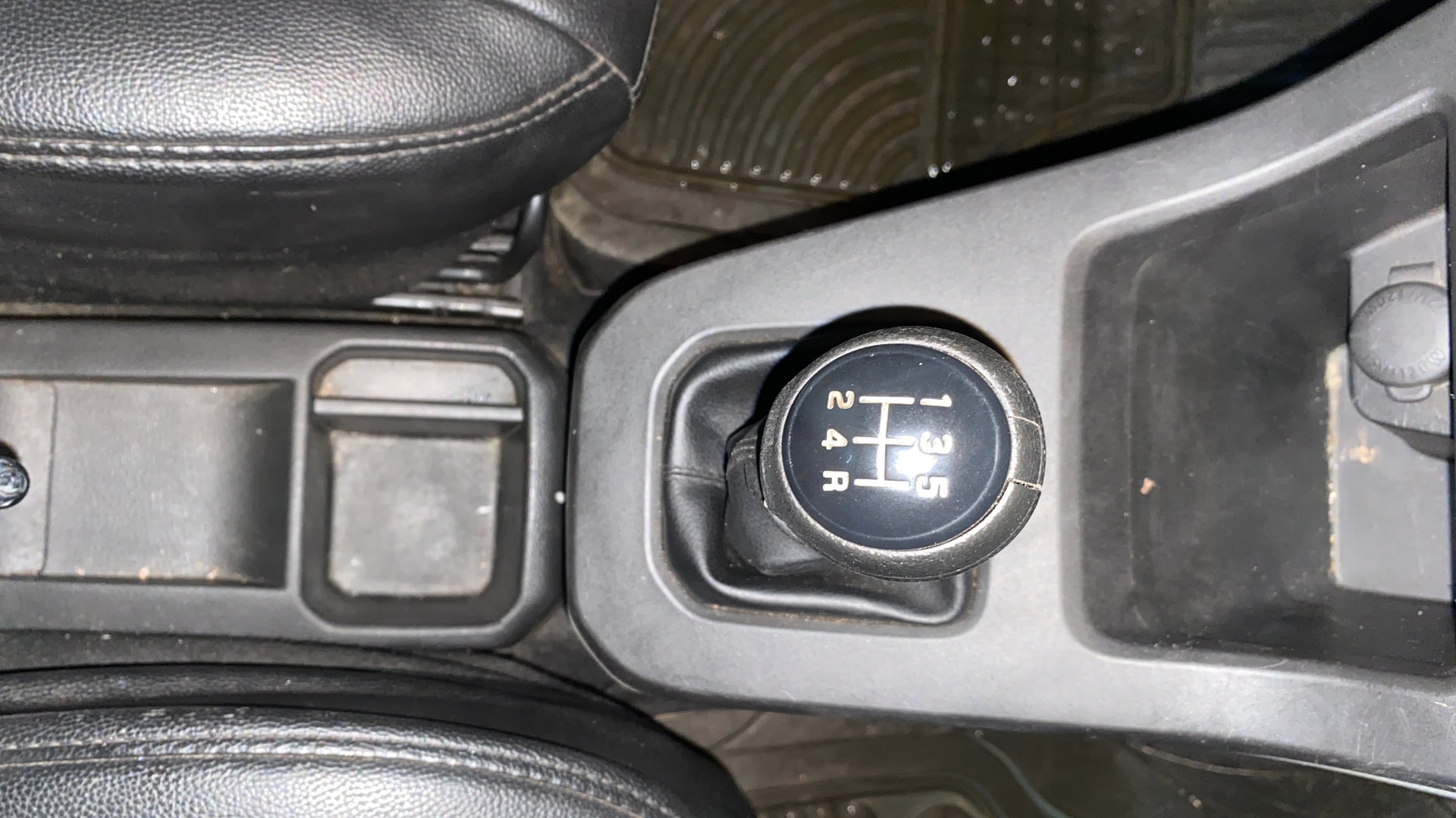 View 2019 Maruti Suzuki 1000 Base Variant Image 37 Used 2019 Maruti Suzuki 1000 Base Variant Image 37