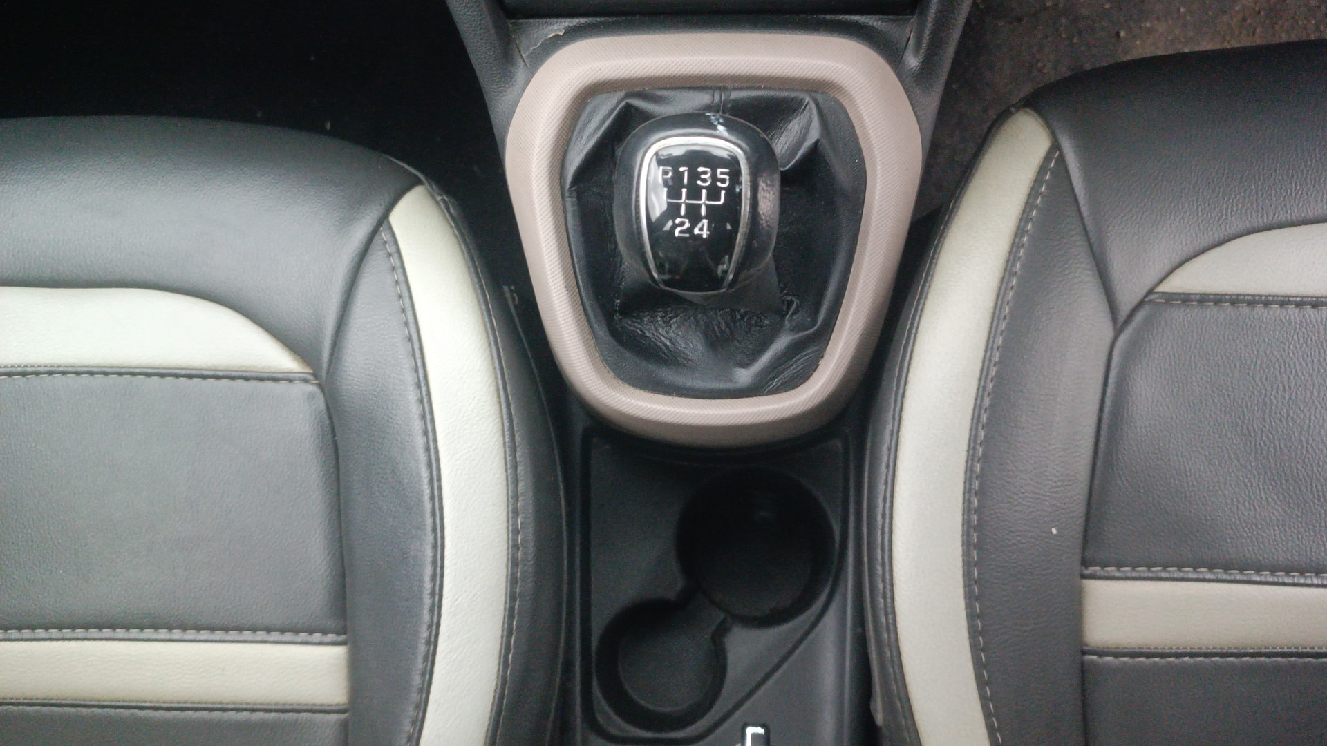 View 2014 Hyundai Xcent S Diesel Image 37 Used 2014 Hyundai Xcent S Diesel Image 37