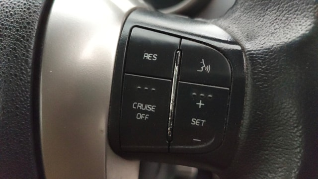 View Mahindra XUV500 Image 3 Used Mahindra XUV500 Image 3
