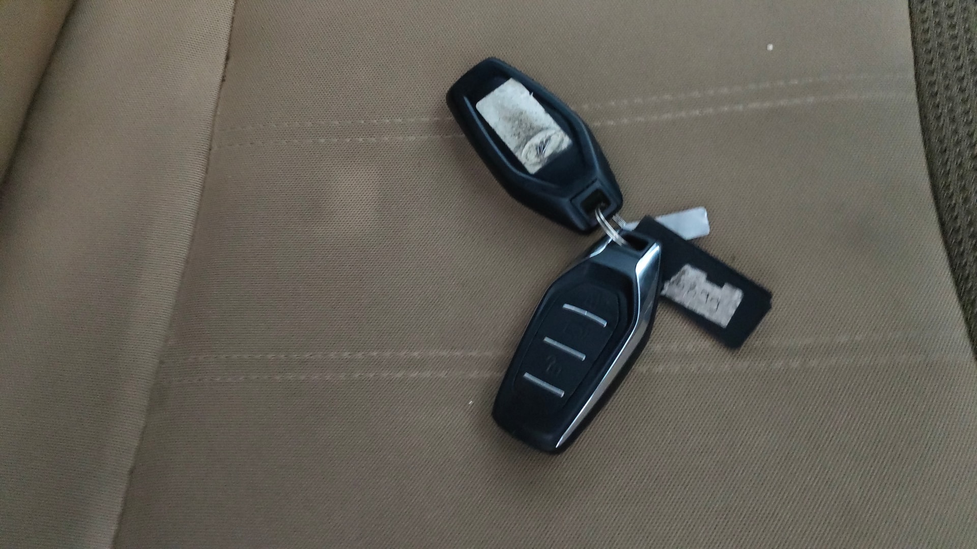 View 2018 Mahindra XUV500 W9 AT Image 20 Used 2018 Mahindra XUV500 W9 AT Image 20