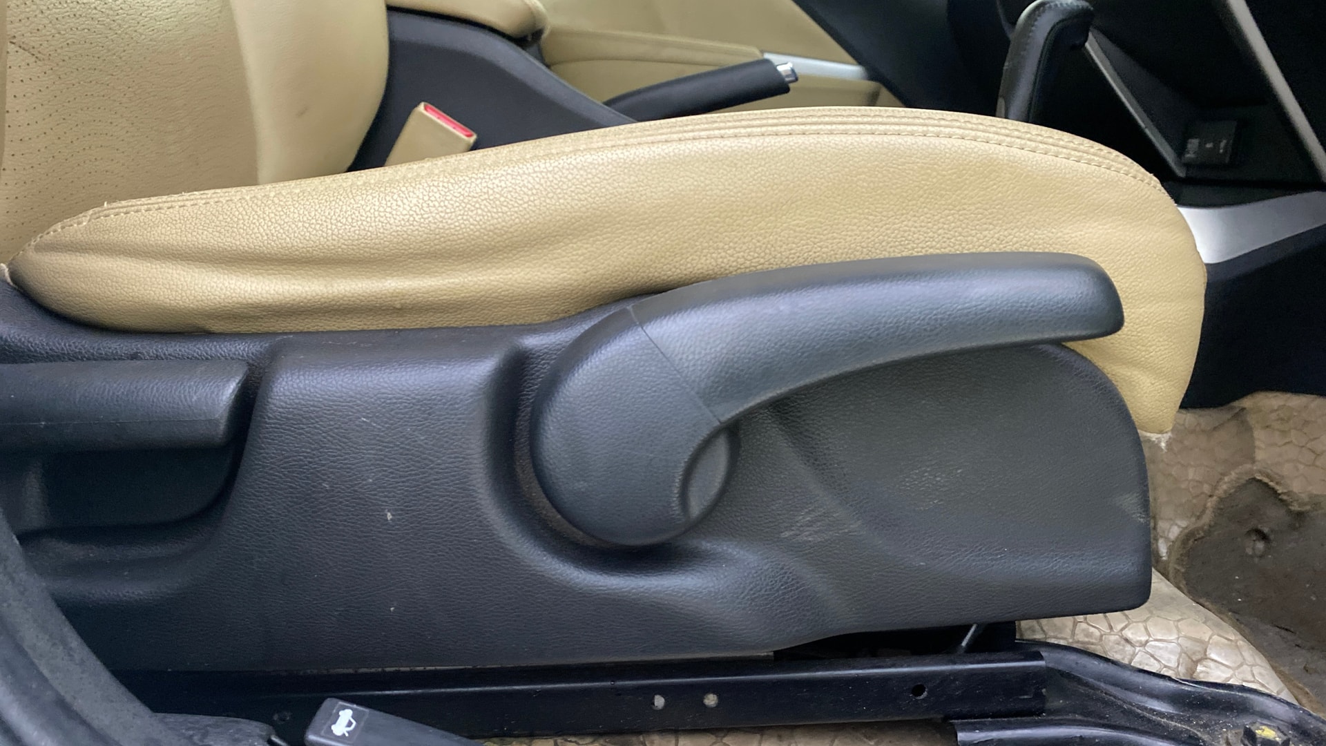 View 2015 Honda City ZX MT Diesel Anniversary Edition Image 19 Used 2015 Honda City ZX MT Diesel Anniversary Edition Image 19