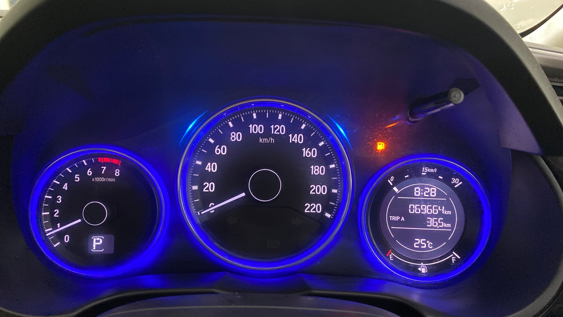 View 2015 Honda City ZX MT Diesel Anniversary Edition Image 37 Used 2015 Honda City ZX MT Diesel Anniversary Edition Image 37