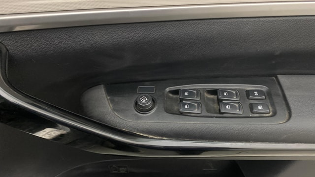 View Mahindra XUV700 Image 34 Used Mahindra XUV700 Image 34
