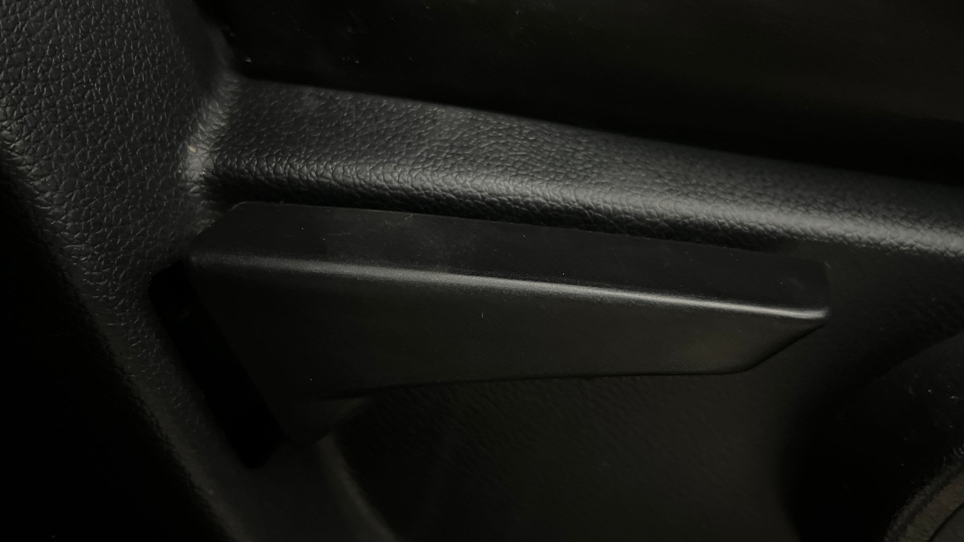 View 2024 Mahindra Thar AX Standard Manual Soft Top 6 Seater Image 11 Used 2024 Mahindra Thar AX Standard Manual Soft Top 6 Seater Image 11