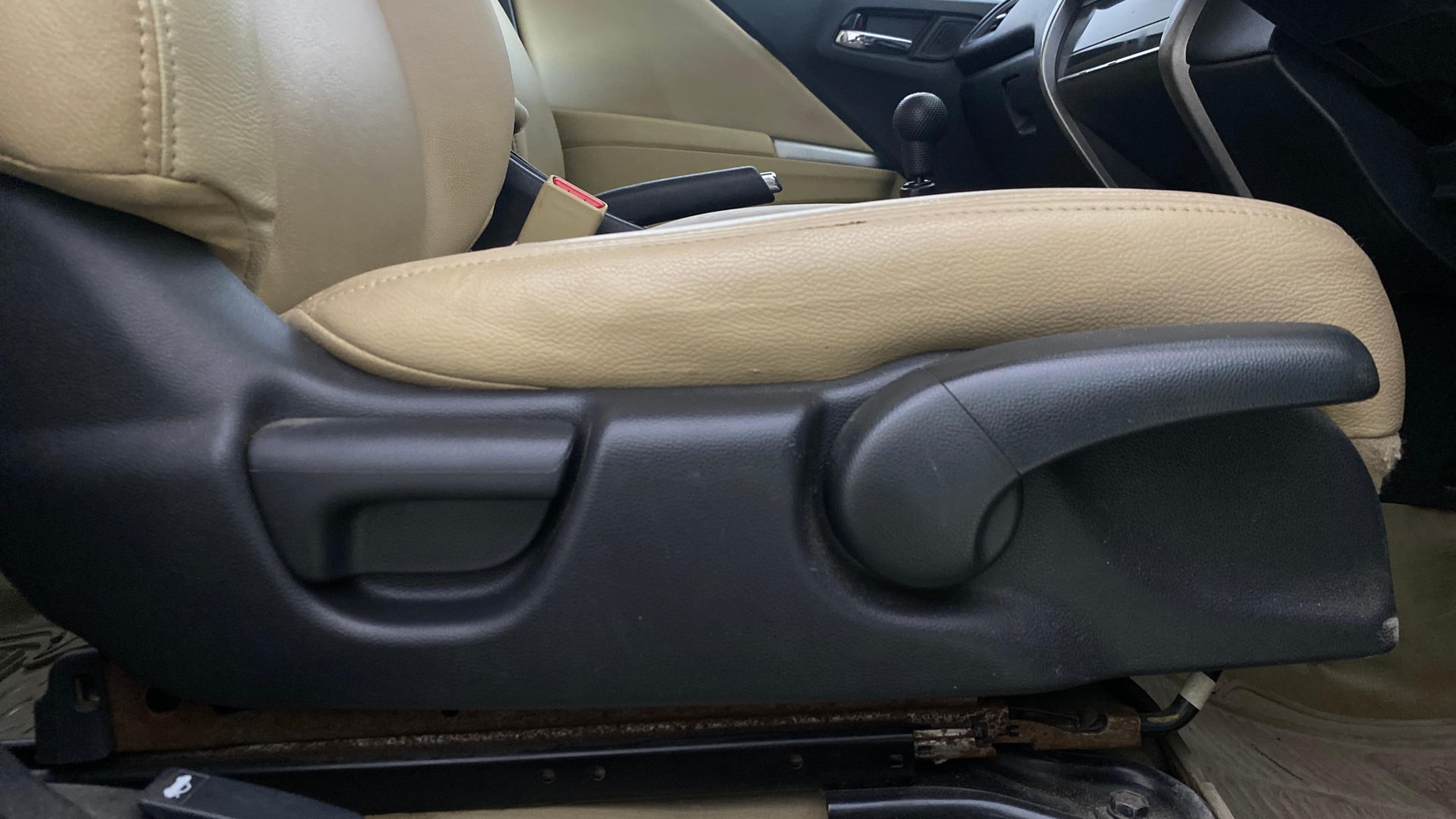 View 2014 Honda City ZX MT Diesel Anniversary Edition Image 19 Used 2014 Honda City ZX MT Diesel Anniversary Edition Image 19