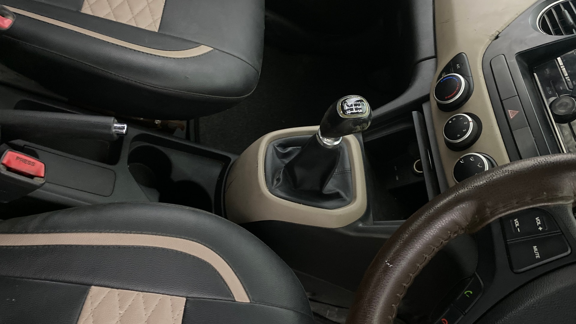 View 2015 Hyundai Xcent E Petrol Image 37 Used 2015 Hyundai Xcent E Petrol Image 37