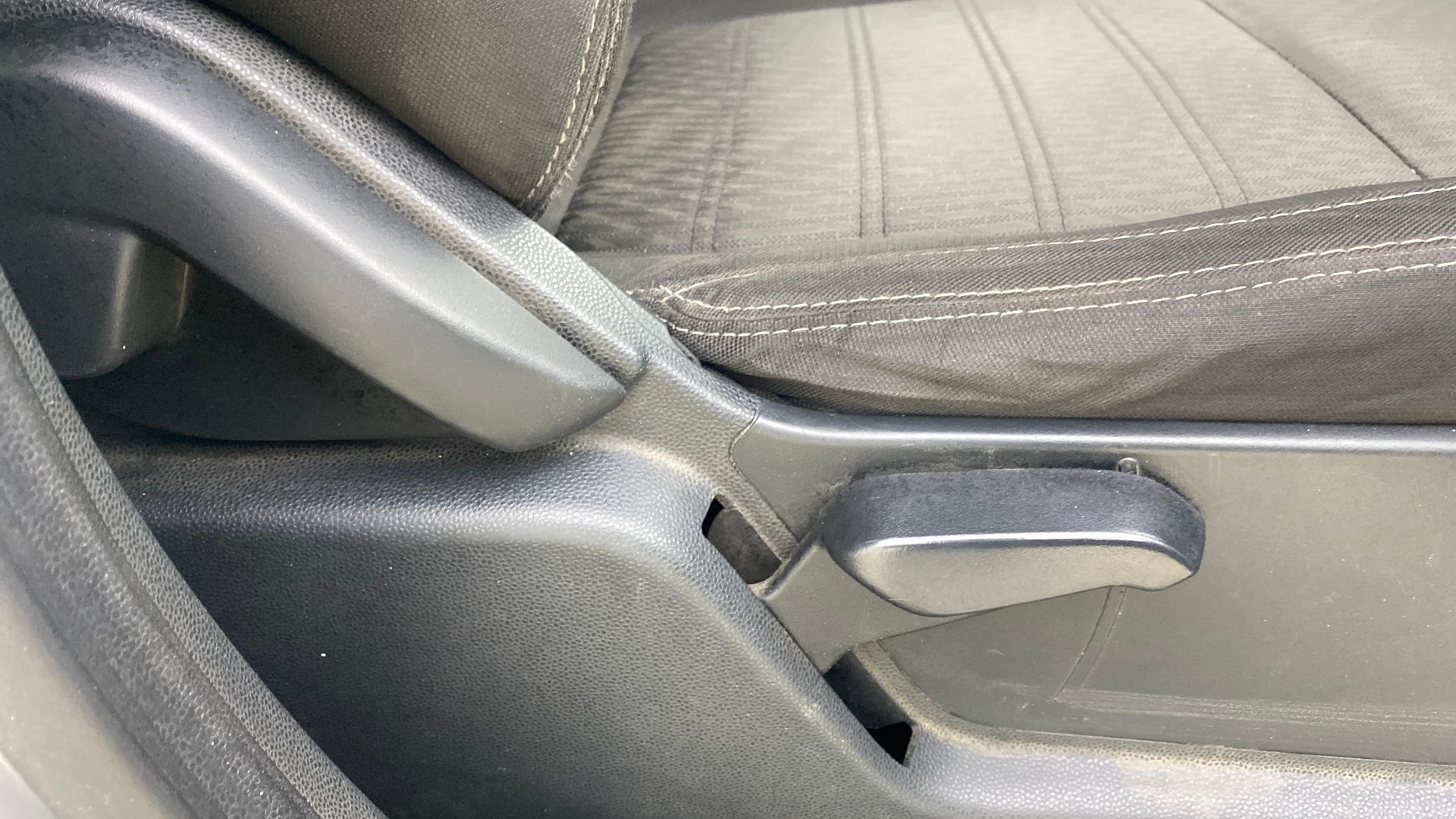 View 2019 Ford EcoSport 1.5 TDCi Diesel Ambiente BS IV Image 19 Used 2019 Ford EcoSport 1.5 TDCi Diesel Ambiente BS IV Image 19