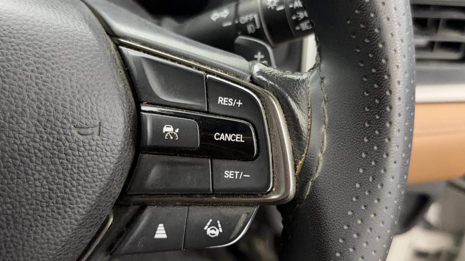 View 2024 Honda Elevate ZX CVT Image 3 Used 2024 Honda Elevate ZX CVT Image 3