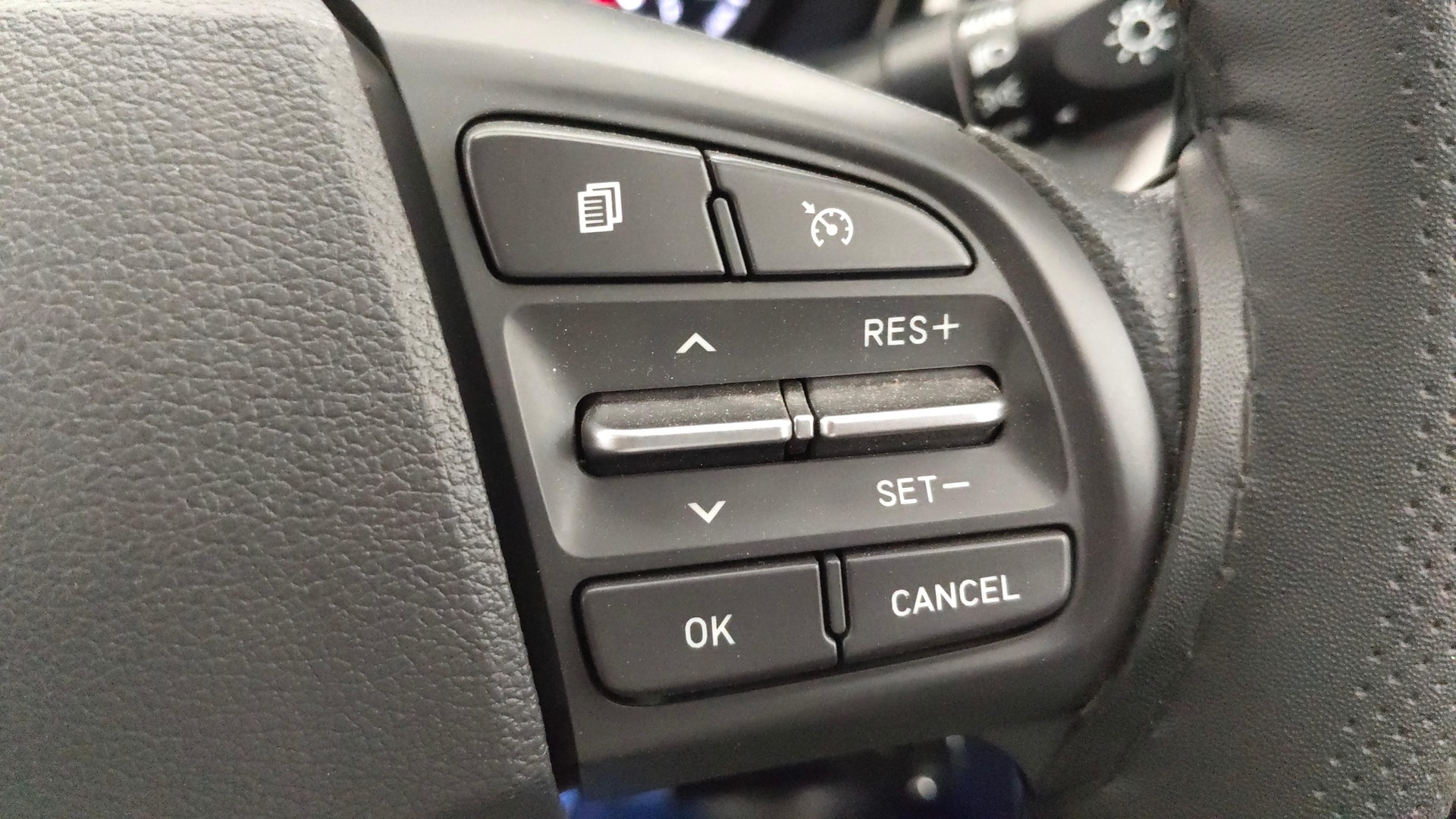 View 2024 Hyundai Grand i10 Nios Sportz Petrol AMT Image 3 Used 2024 Hyundai Grand i10 Nios Sportz Petrol AMT Image 3