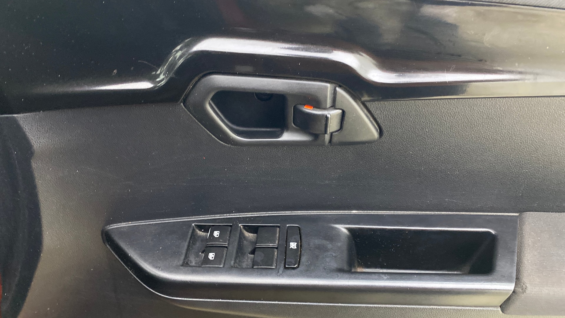 View 2018 Mahindra KUV100 K2 Petrol BS IV Image 32 Used 2018 Mahindra KUV100 K2 Petrol BS IV Image 32