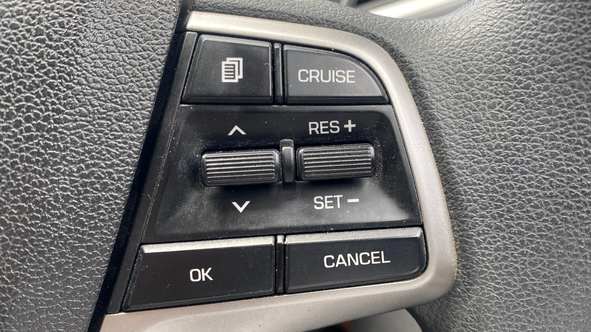 View 2019 Hyundai Verna 1.6 VTVT SX Image 3 Used 2019 Hyundai Verna 1.6 VTVT SX Image 3