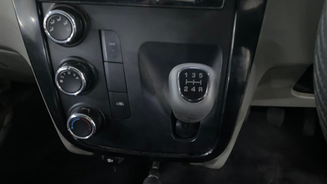 View Mahindra KUV100 Image 39 Used Mahindra KUV100 Image 39