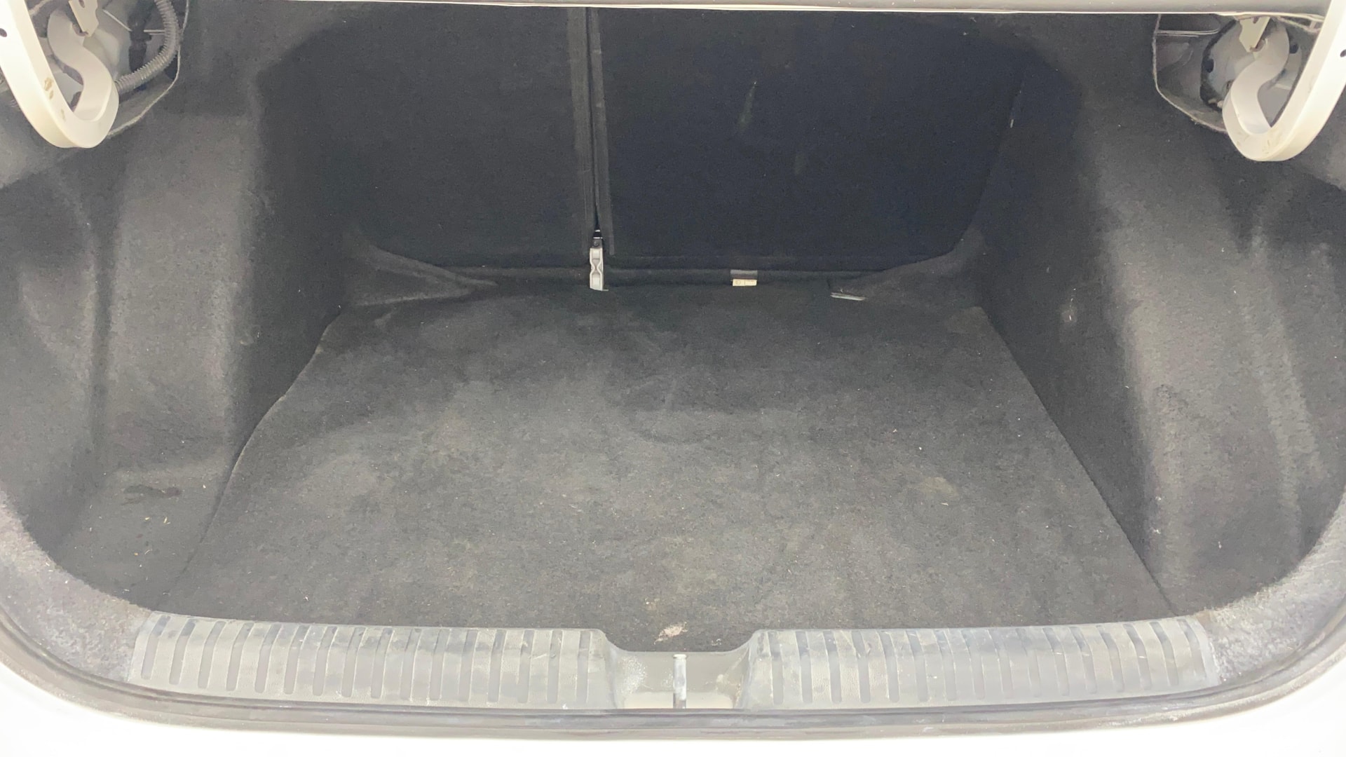 View 2022 Skoda Slavia Style 1.0 TSI MT Image 7 Used 2022 Skoda Slavia Style 1.0 TSI MT Image 7
