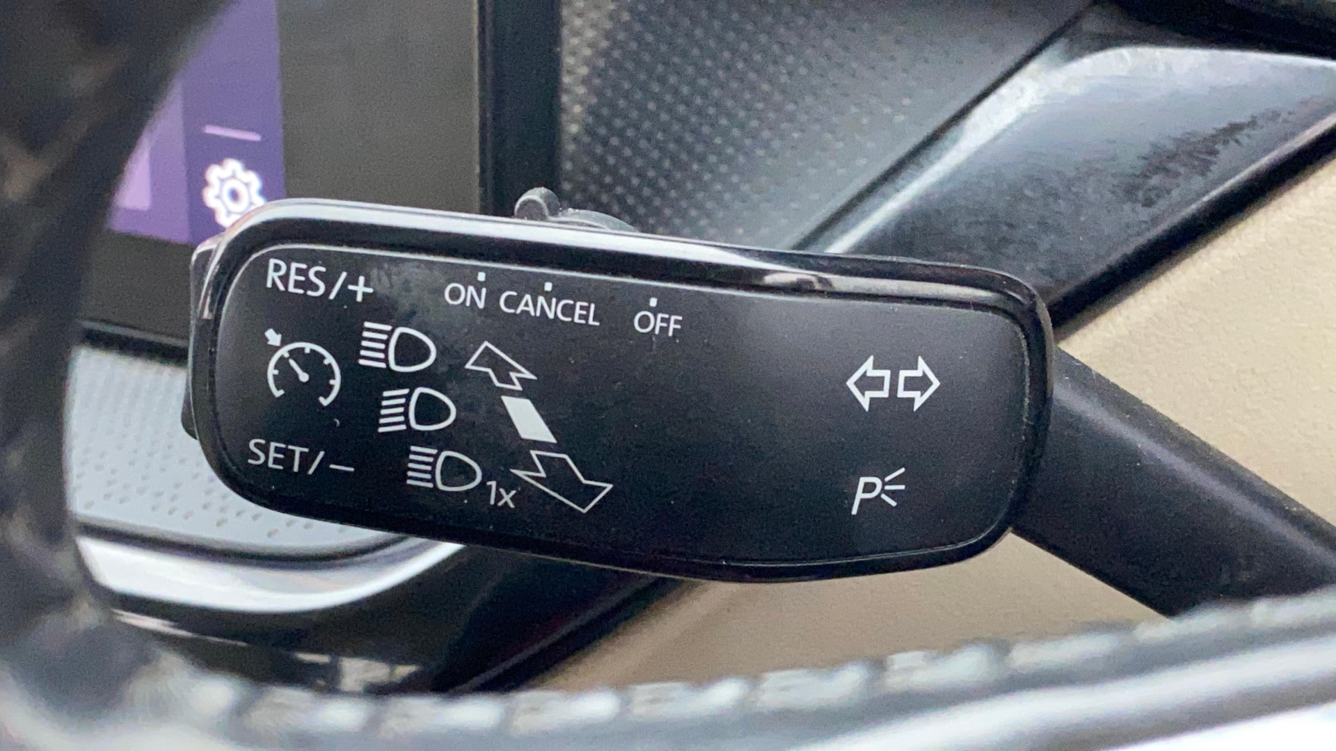 View 2022 Skoda Slavia Style 1.0 TSI MT Image 3 Used 2022 Skoda Slavia Style 1.0 TSI MT Image 3
