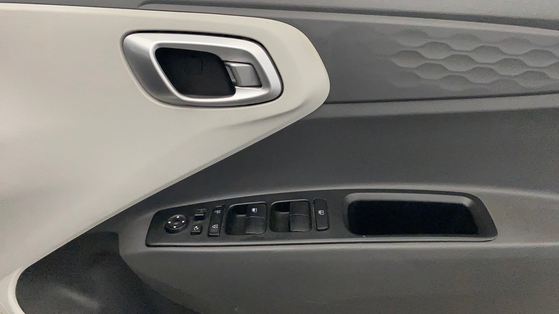 View 2020 Hyundai Grand i10 Nios Sportz Petrol AMT Image 33 Used 2020 Hyundai Grand i10 Nios Sportz Petrol AMT Image 33