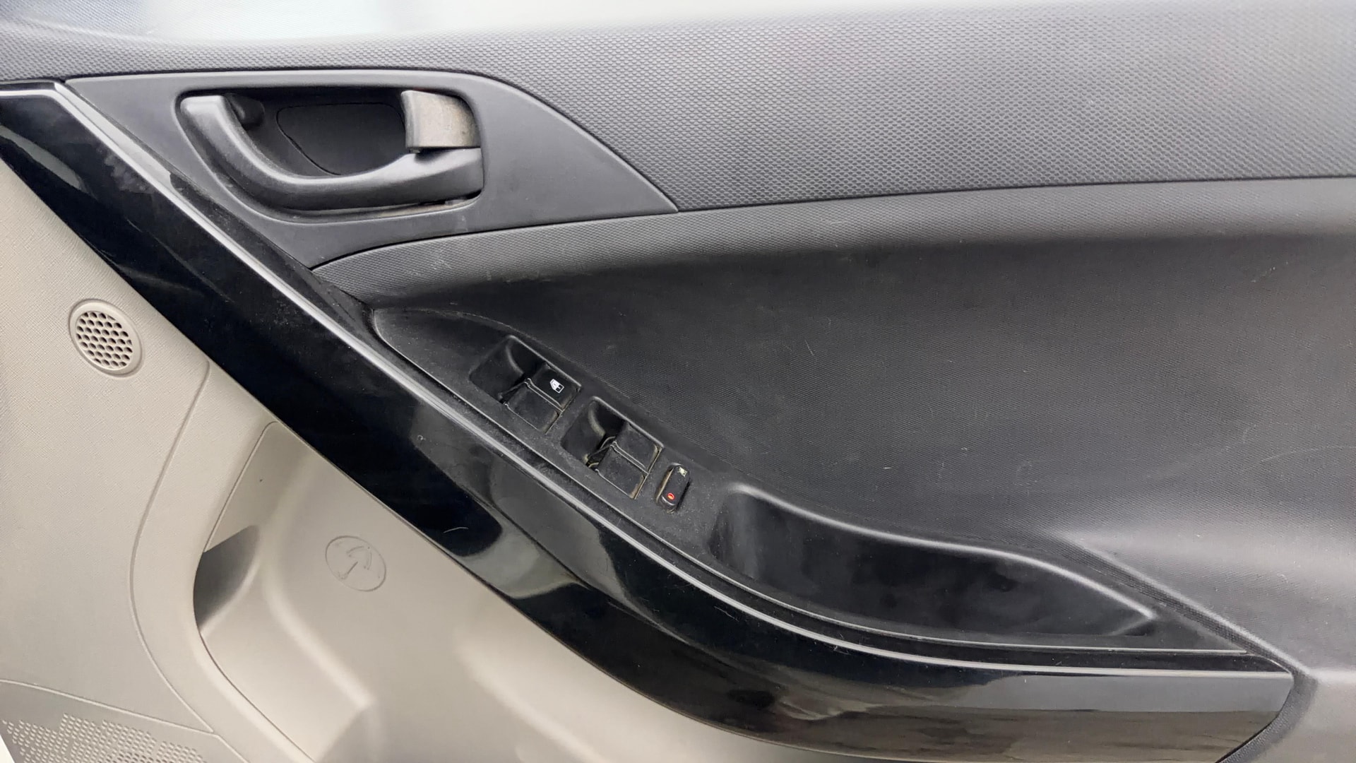 View 2019 Tata Nexon Revotron XM Image 32 Used 2019 Tata Nexon Revotron XM Image 32