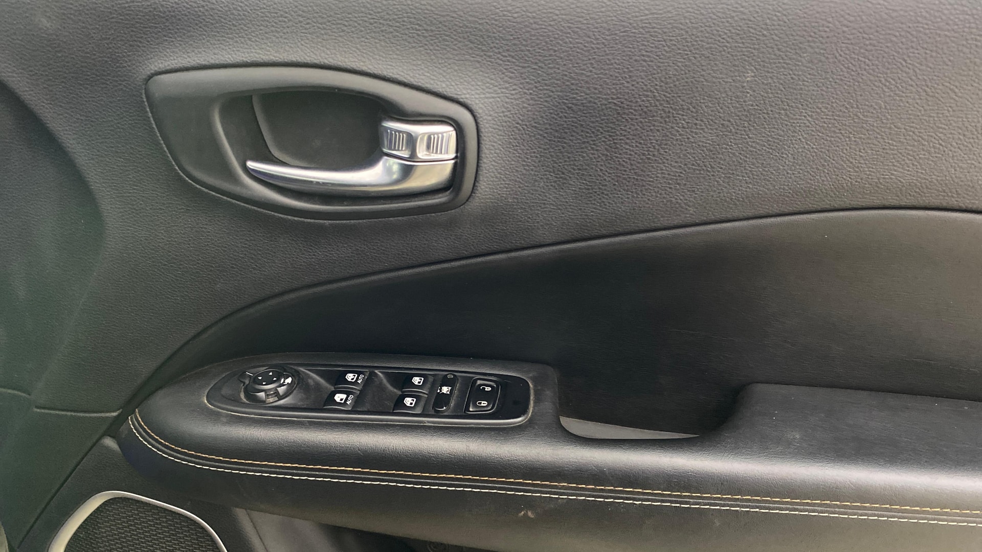 View 2019 Jeep Compass Sport Plus Petrol BS IV Image 32 Used 2019 Jeep Compass Sport Plus Petrol BS IV Image 32