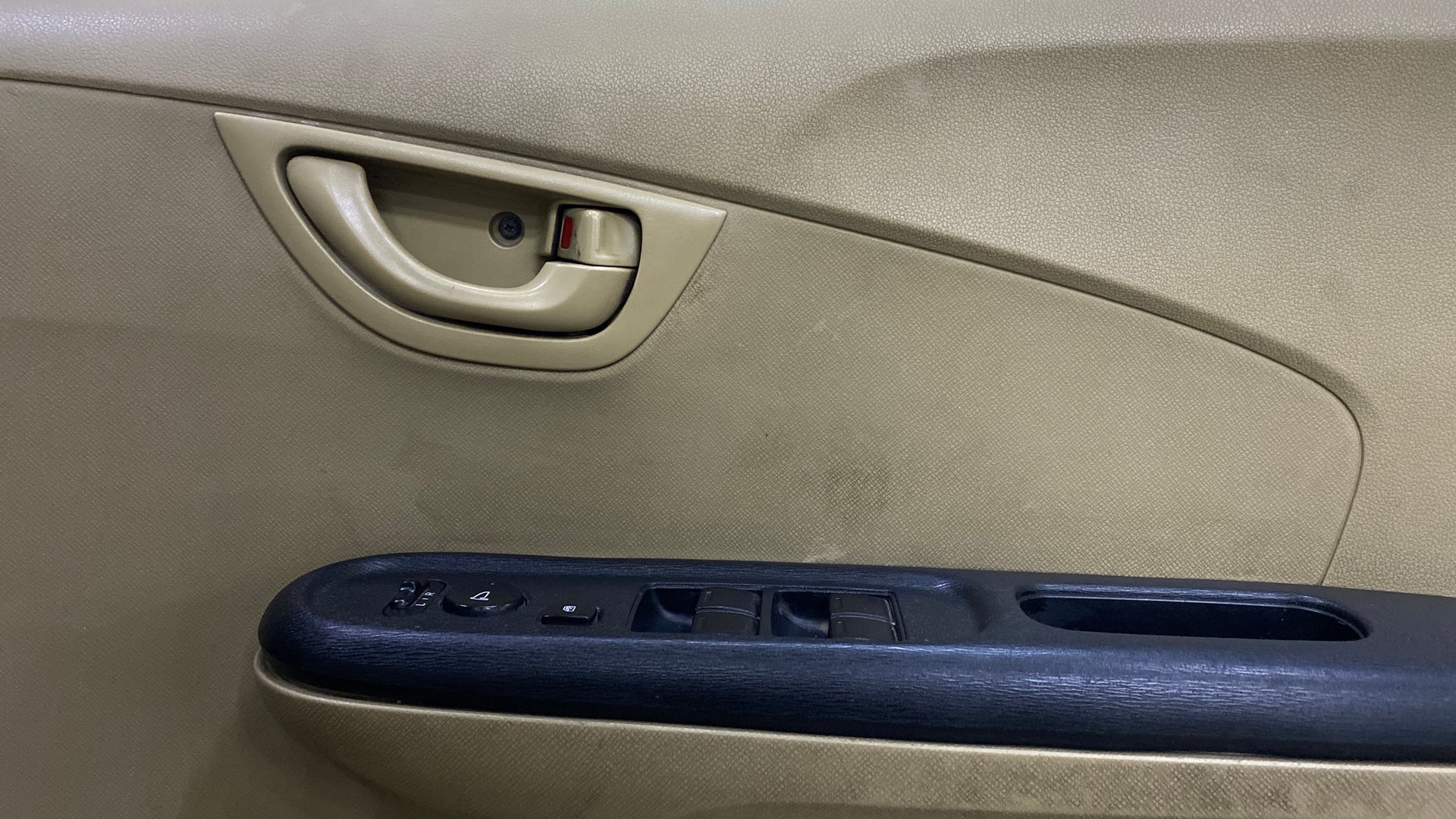 View 2014 Honda Amaze E MT Petrol BS IV Image 41 Used 2014 Honda Amaze E MT Petrol BS IV Image 41