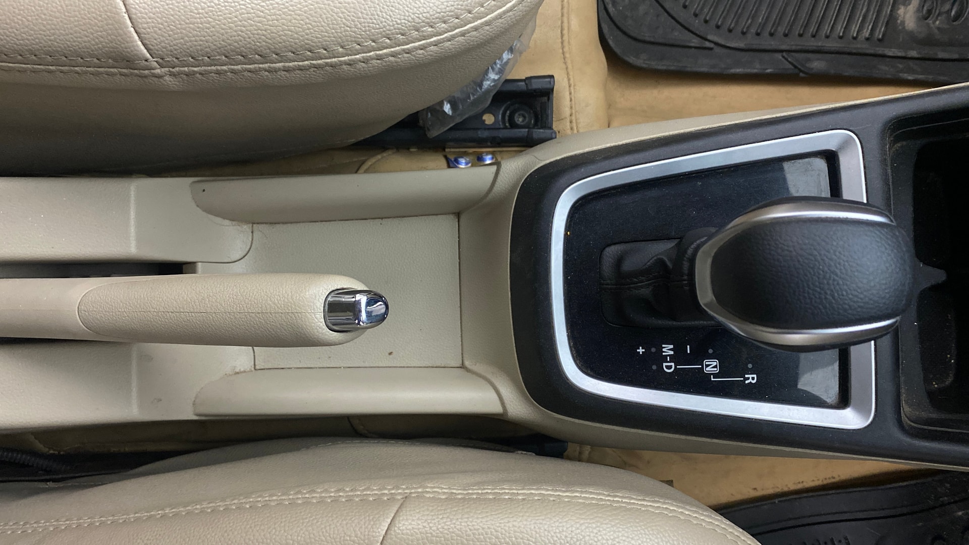 View 2022 Maruti Suzuki 1000 Base Variant Image 39 Used 2022 Maruti Suzuki 1000 Base Variant Image 39