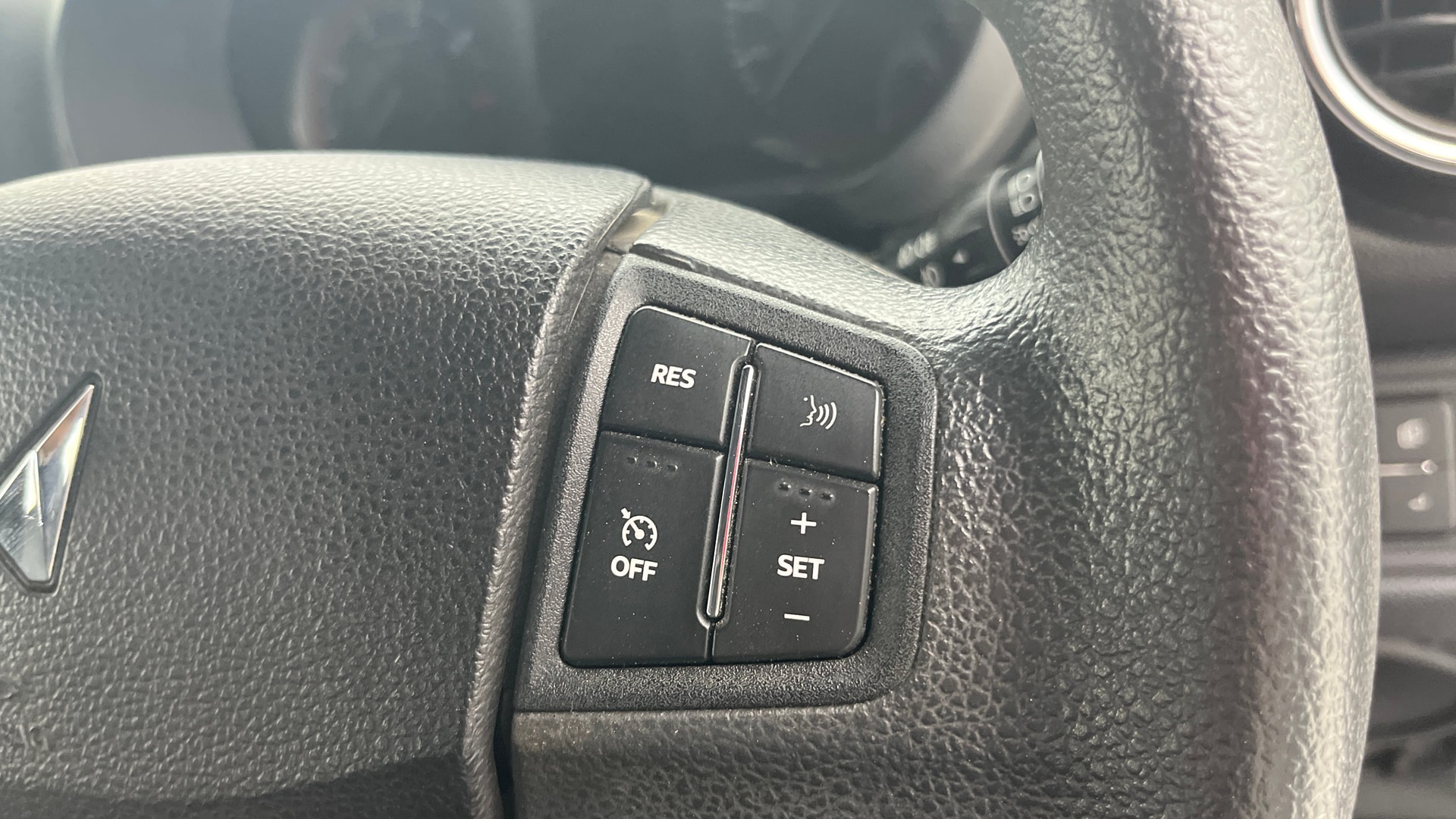 View 2024 Mahindra Thar AX Standard Manual Soft Top 6 Seater Image 3 Used 2024 Mahindra Thar AX Standard Manual Soft Top 6 Seater Image 3